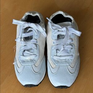 P448 Kelli Sneakers Baby Blue & Cream Sz 37 US sz 7 NEW